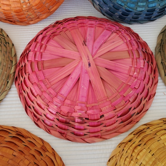7 Wicker Paper Plate Holders Baskets 9" Vintage Rattan Round Boho Raffia Straw - Picture 7 of 8
